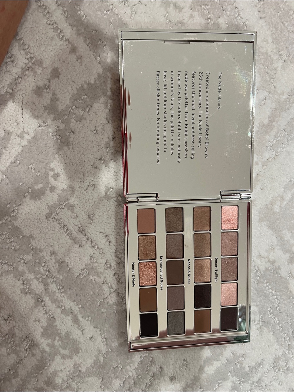 Bobbi Brown The Nude Library 25th anniversary edition - Picture 4 of 4